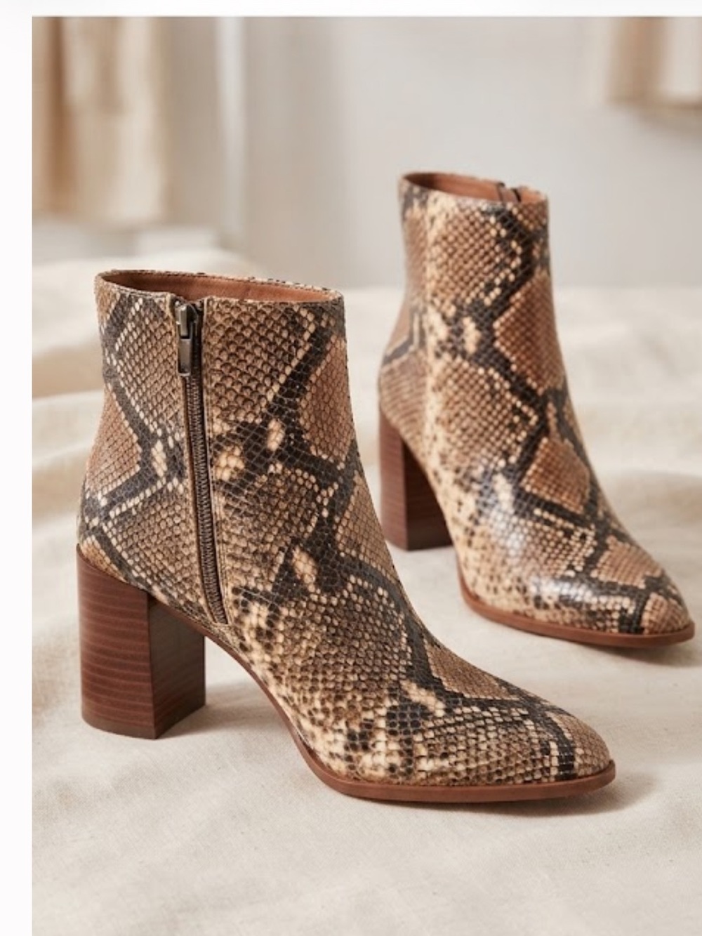 Madewell Fiona Snake Embossed Leather Ankle Boots Size 9.5 Bo ho casual chic